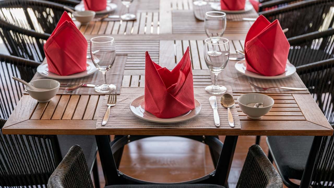 Jepara Teak Dining Table Advantages Over Others 